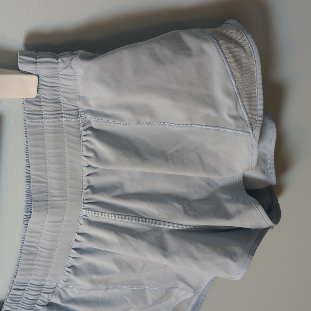 TOO LATE! CONSIGNED! Lululemon Hotty Hot Short II Blue Linen 2.5" - Picture 5 of 8